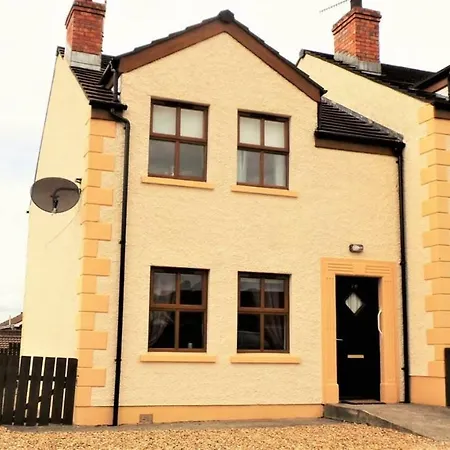 Saint Patrick'S Cottages Downpatrick Exterior photo